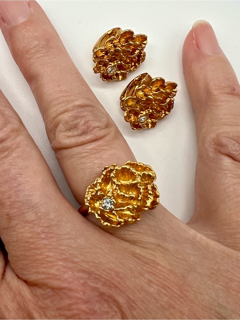 Vintage AVON Gold Tone Floral Ring & Clip Earrings Set – Size 6